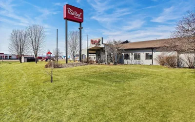 Photo 2 - Red Roof Inn & Suites Tomah