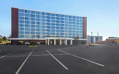 Photo 2 - Comfort Inn & Suites Omaha Central