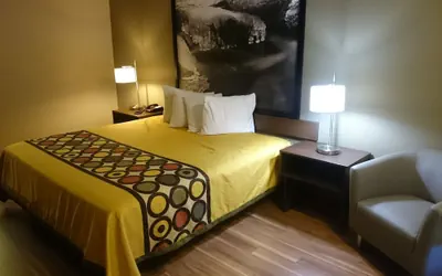 Photo 2 - ASHEVILLE AIRPORT INN