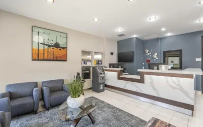 Photo 4 - Best Western Airport Plaza Hotel – LAX Airport LA Stadium