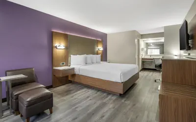 Photo 5 - Best Western Airport Plaza Hotel – LAX Airport LA Stadium