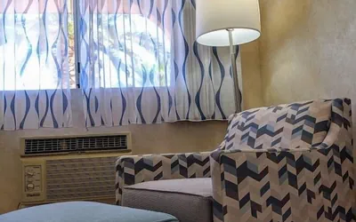 Photo 5 - Days Inn by Wyndham Bullhead City