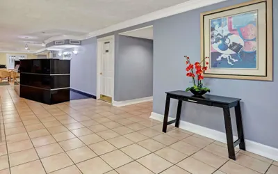 Photo 3 - Travelodge by Wyndham North Richland Hills/Dallas/Ft Worth