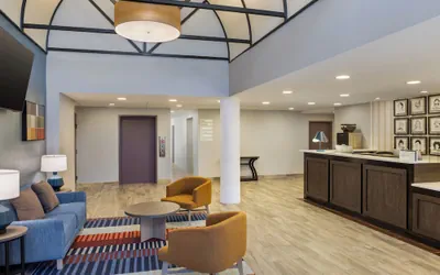 Photo 2 - Lake Norman Inn and Suites