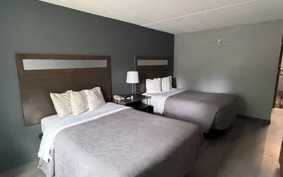Photo 3 - Q Lodge