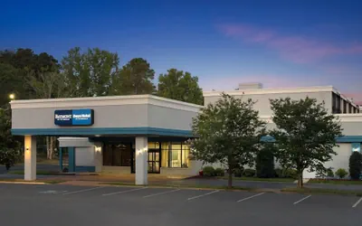 Photo 2 - Days Hotel by Wyndham Williamsburg I-64