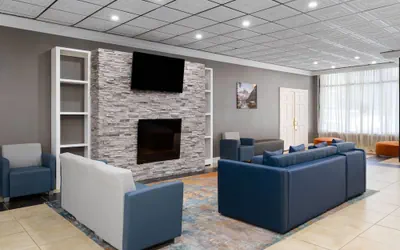Photo 5 - Days Hotel by Wyndham Williamsburg I-64