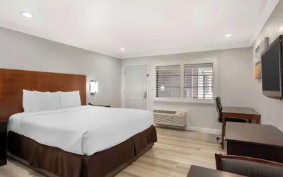 Photo 5 - Best Western Inn