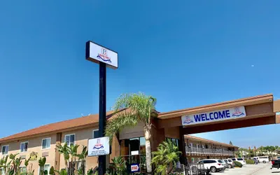 Photo 2 - Buena Park Inn