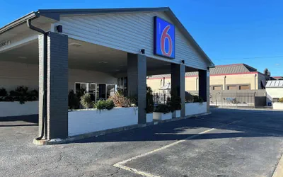 Photo 2 - Motel 6 Greenville, NC – ECU-Medical Center