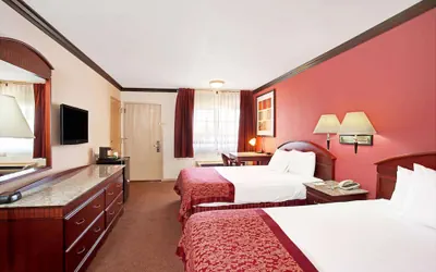 Photo 5 - Ramada by Wyndham Pasadena