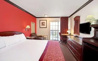 Photo 2 - Ramada by Wyndham Pasadena