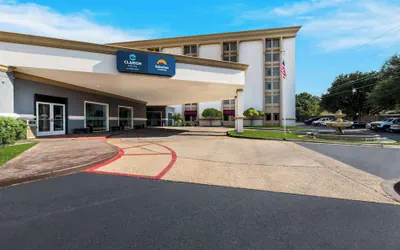 Photo 2 - Clarion Hotel San Angelo near Convention Center