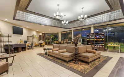 Photo 3 - Best Western Plus Garden Court Inn