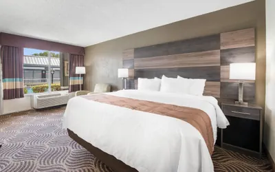 Photo 2 - Quality Inn Concord Kannapolis