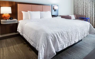 Photo 4 - Hampton Inn Rockford