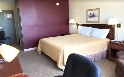 Photo 4 - Norwood Inn and Suites Worthington
