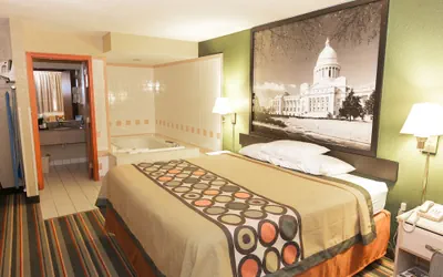 Photo 3 - Super 8 by Wyndham Jacksonville AR