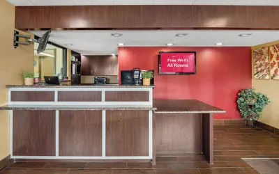 Photo 4 - Red Roof Inn Lansing East – MSU