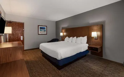 Photo 2 - Best Western Bridgeview Hotel