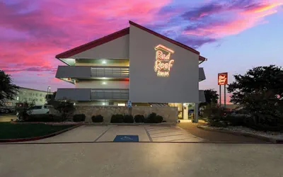 Photo 2 - Red Roof Inn Dallas - DFW Airport North