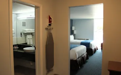 Photo 5 - Travelodge by Wyndham Water’s Edge Hotel - Racine