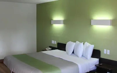 Photo 3 - Days Inn by Wyndham Cincinnati I-71