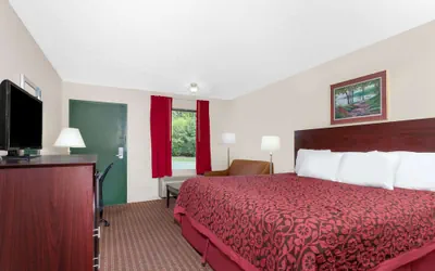 Photo 5 - Days Inn by Wyndham Columbia NE Fort Jackson