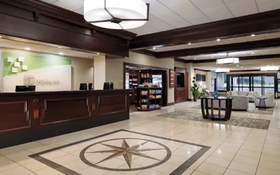 Photo 2 - Holiday Inn National Airport/Crystal City by IHG