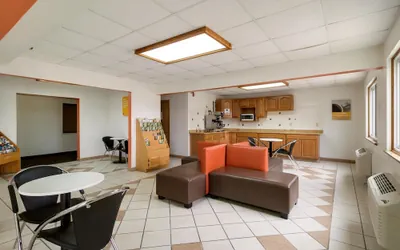 Photo 3 - Motel 6 Davenport, IA