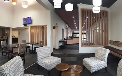 Photo 3 - Quality Inn & Suites Clackamas – Portland