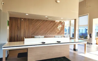 Photo 2 - Holiday Inn Ontario by IHG
