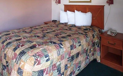 Photo 4 - Rodeway Inn Leesburg Chain of Lakes