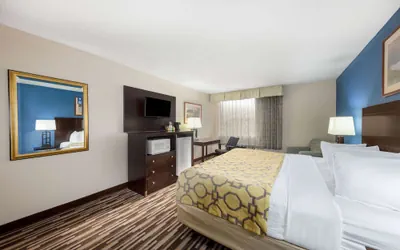 Photo 4 - Baymont by Wyndham Springfield South Hwy 65