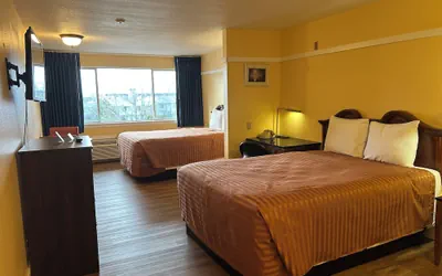 Photo 5 - Marina Inn