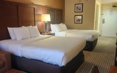 Photo 2 - Best Western Chocolate Inn at the Park