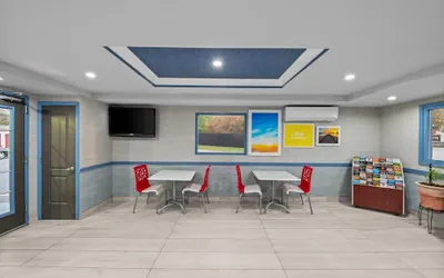 Photo 4 - Days Inn by Wyndham Chesapeake