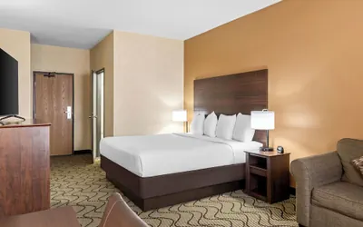 Photo 4 - Days Inn by Wyndham Grand Forks Columbia Mall