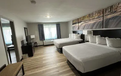 Photo 2 - Days Inn and Suites by Wyndham Sikeston