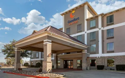 Photo 2 - Comfort Suites Waco Near University Area