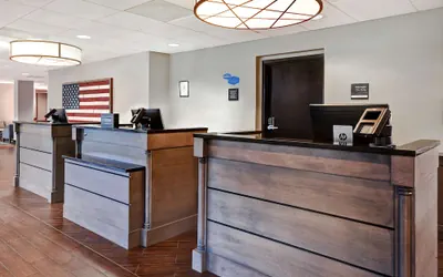 Photo 3 - Hampton Inn & Suites Alexandria Old Town Area South