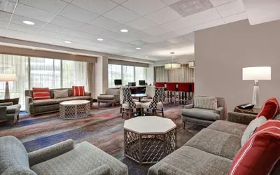 Photo 5 - Hampton Inn & Suites Alexandria Old Town Area South