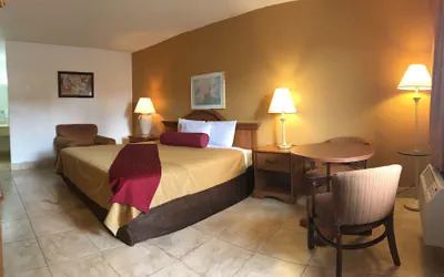 Photo 5 - Econo Lodge Fort Myers Cape Coral