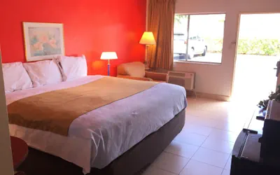 Photo 4 - Econo Lodge Fort Myers Cape Coral