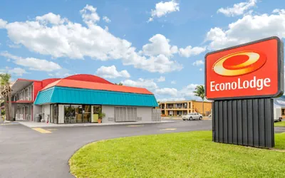 Photo 2 - Econo Lodge Fort Myers Cape Coral