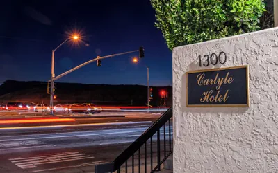 Photo 2 - Carlyle Hotel