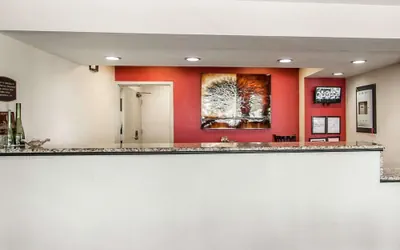 Photo 2 - Econo Lodge Inn & Suites Jackson Northwest