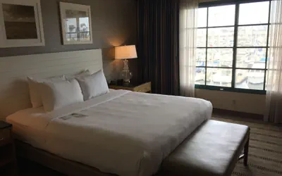 Photo 5 - DoubleTree by Hilton San Pedro - Port of Los Angeles