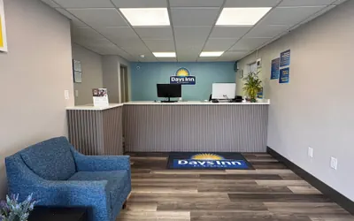 Photo 3 - Days Inn by Wyndham Gainesville Hospital/University Area