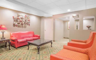 Photo 2 - Days Inn by Wyndham Greenville